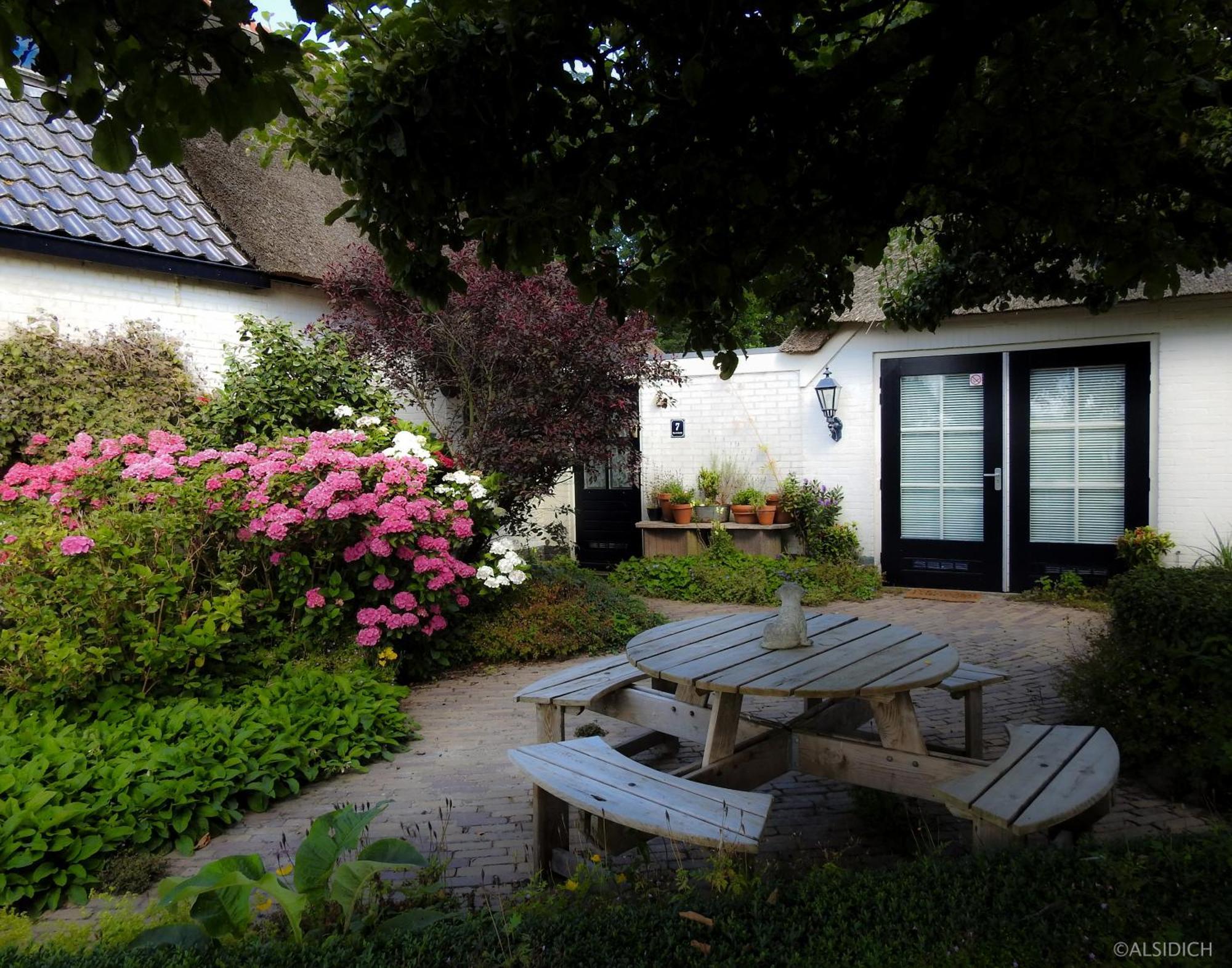 Bed and Breakfast The Wee White Hoose Oosternijkerk Exterior foto